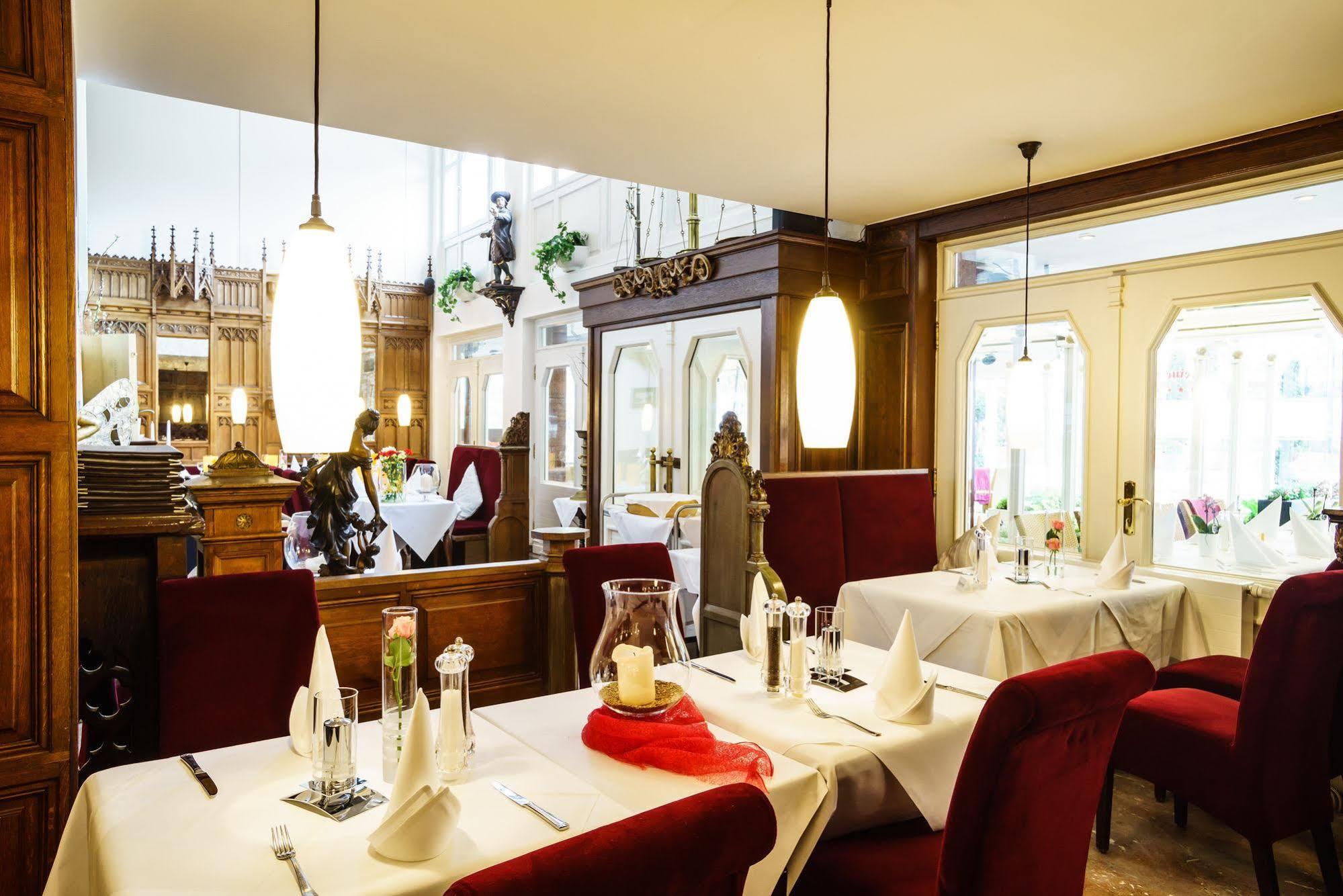 Holsteiner Hof Hotel 4*